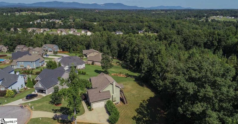 Property image 3 at 27 Ridgeburg Court, Greer, SC 29651