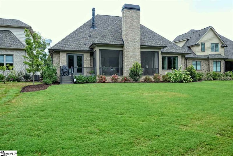 Property image 4 at 310 Tanoak Court, Simpsonville, SC 29681