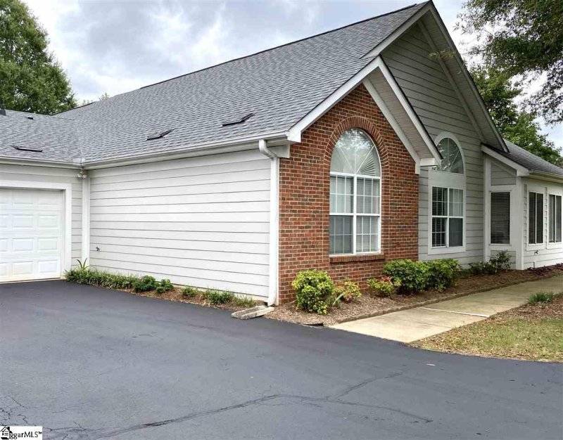 Property image 2 at 801 Heritage Club Drive, Greenville, SC 29615