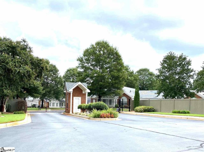 Property image 3 at 801 Heritage Club Drive, Greenville, SC 29615
