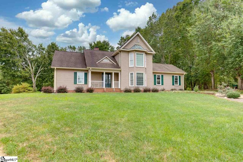 Property image 2 at 30 Midland Court, Taylors, SC 29687
