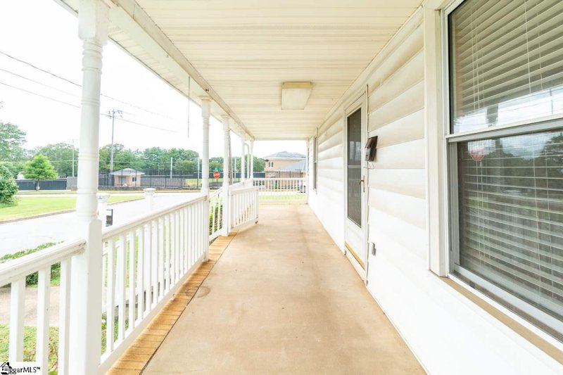 Property image 2 at 6 22nd Street, Greer, SC 29651