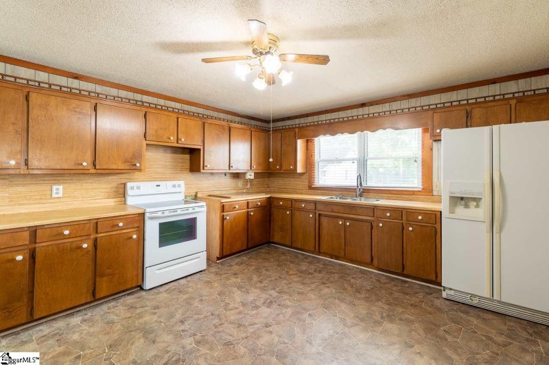 Property image 3 at 6 22nd Street, Greer, SC 29651