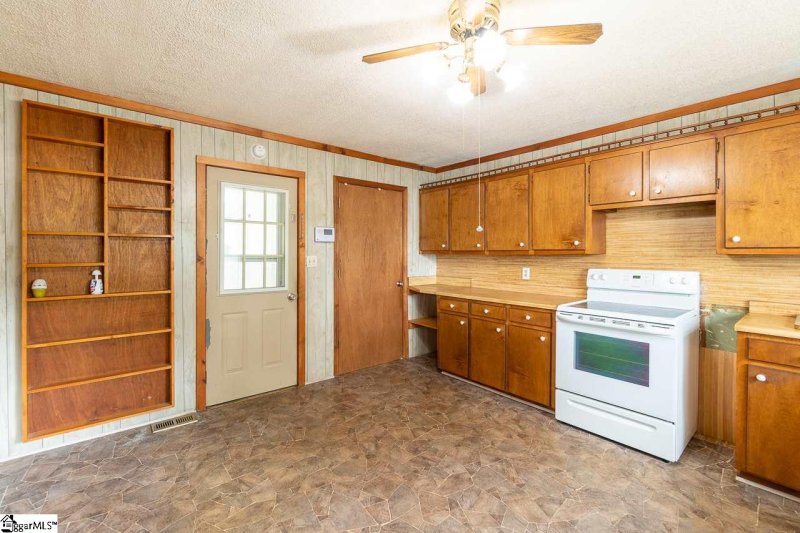 Property image 5 at 6 22nd Street, Greer, SC 29651