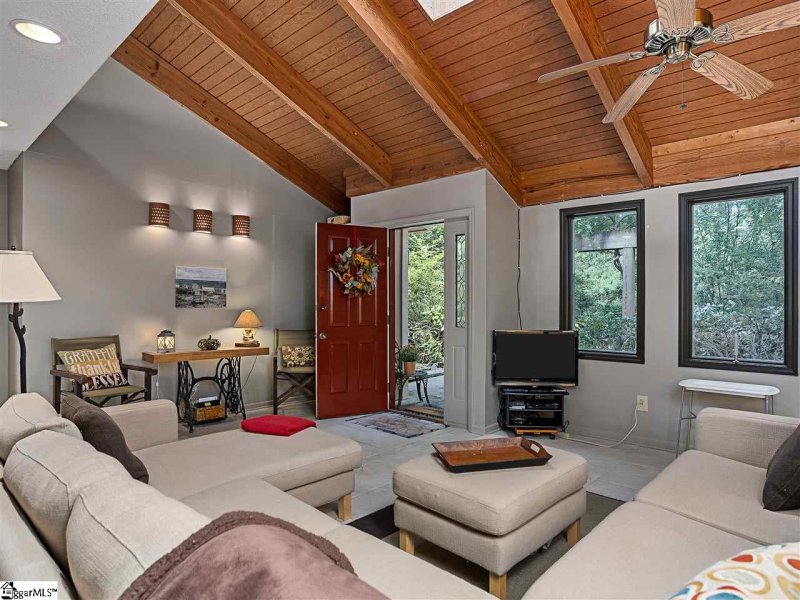 Property image 4 at 104 Robin Road, Greenville, SC 29609