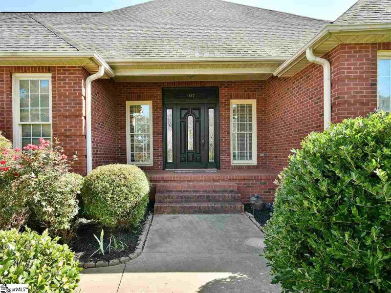Property image 3 at 107 Glen Arbor Court, Easley, SC 29642