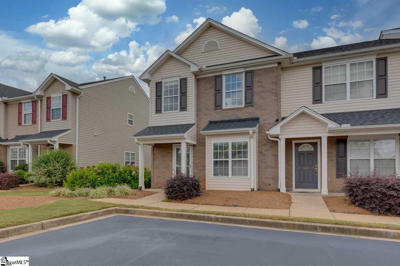 Property image 2 at 559 Waterbrook Drive, Greenville, SC 29607