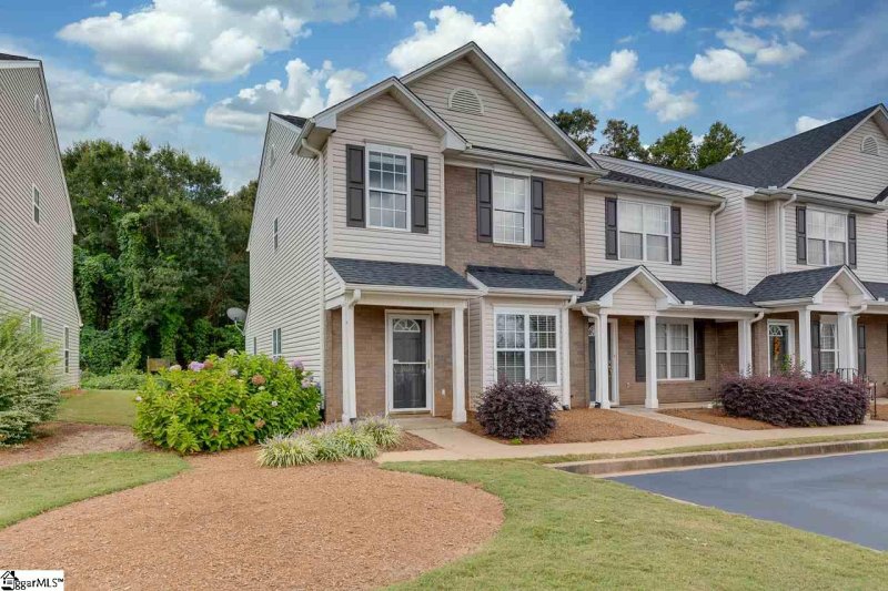 Property image 3 at 559 Waterbrook Drive, Greenville, SC 29607