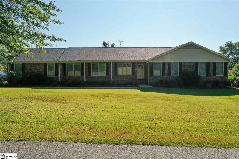 Property image 3 at 404 Mount Vernon Road, Greer, SC 29651