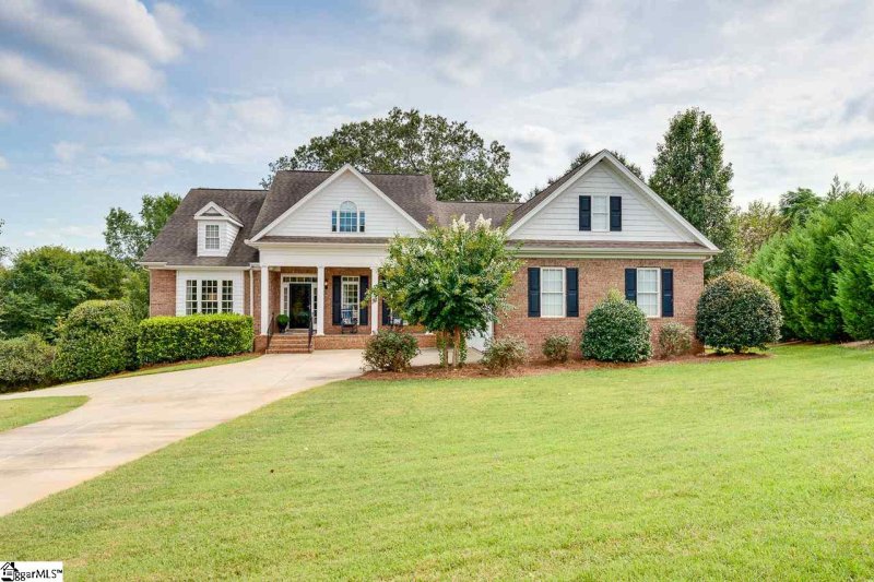 Property image 2 at 106 Oak Brook Lane, Greenville, SC 29611