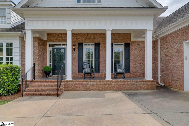 Property image 3 at 106 Oak Brook Lane, Greenville, SC 29611