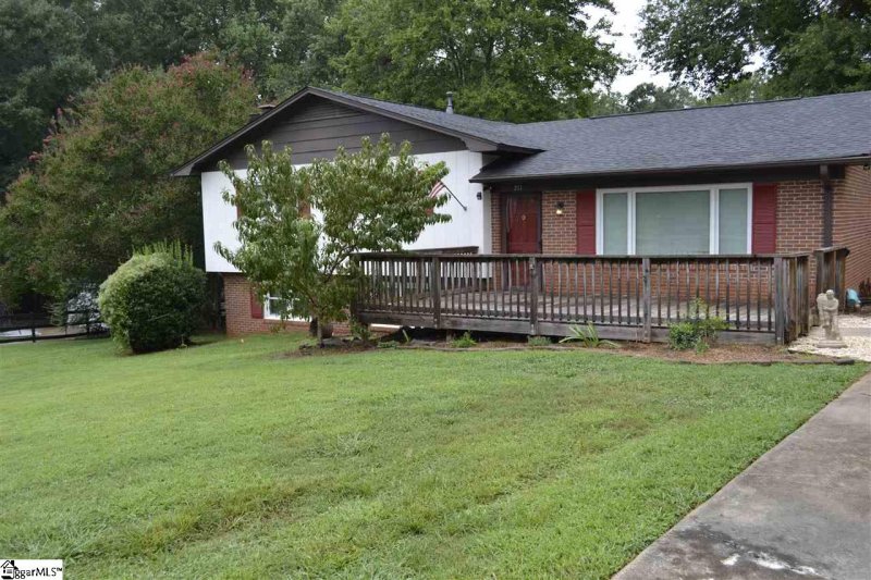 Property image 2 at 211 Hillandale Road, Liberty, SC 29657