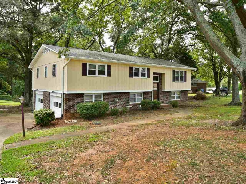 Property image 2 at 102 Brookbend Road, Mauldin, SC 29662