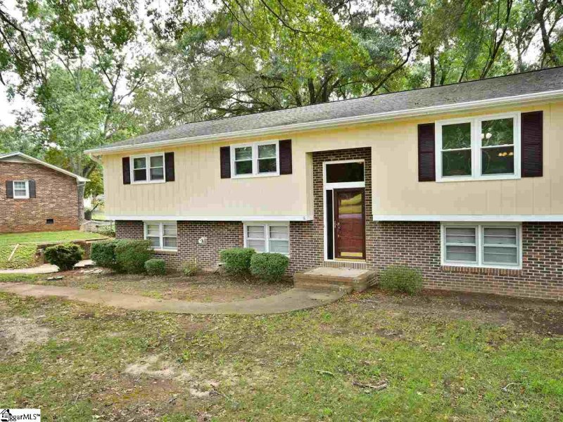 Property image 3 at 102 Brookbend Road, Mauldin, SC 29662