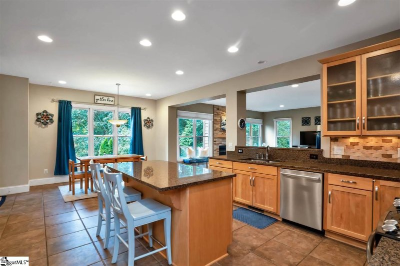 Property image 3 at 10 Kingsway Court, Greer, SC 29651