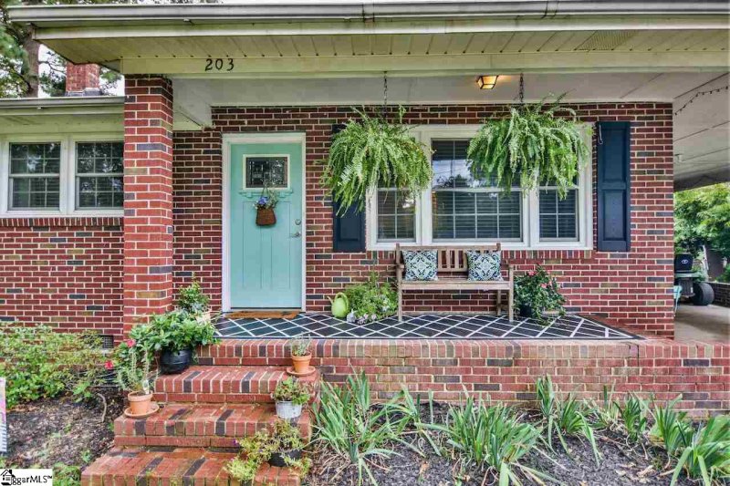 Property image 2 at 203 Looneybrook Drive, Fountain Inn, SC 29644