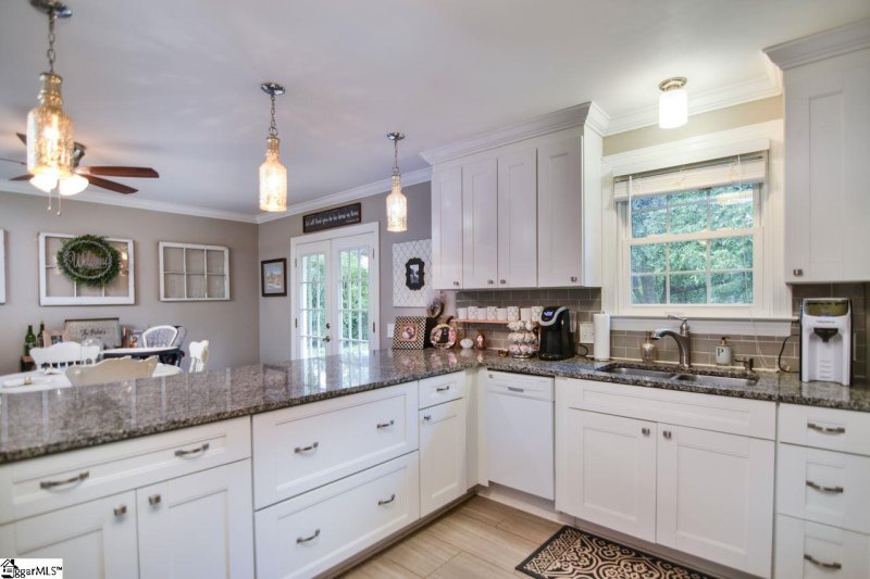 Property image 5 at 203 Looneybrook Drive, Fountain Inn, SC 29644