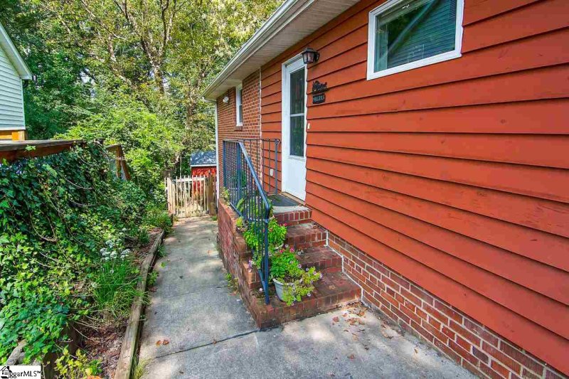Property image 5 at 32 Blackburn Street, Greenville, SC 29607