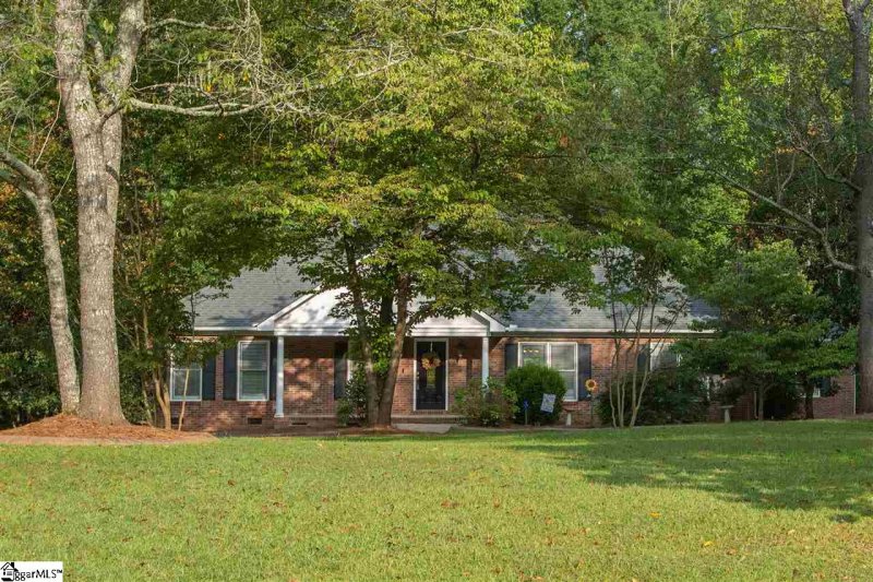 137 Kingswood Circle