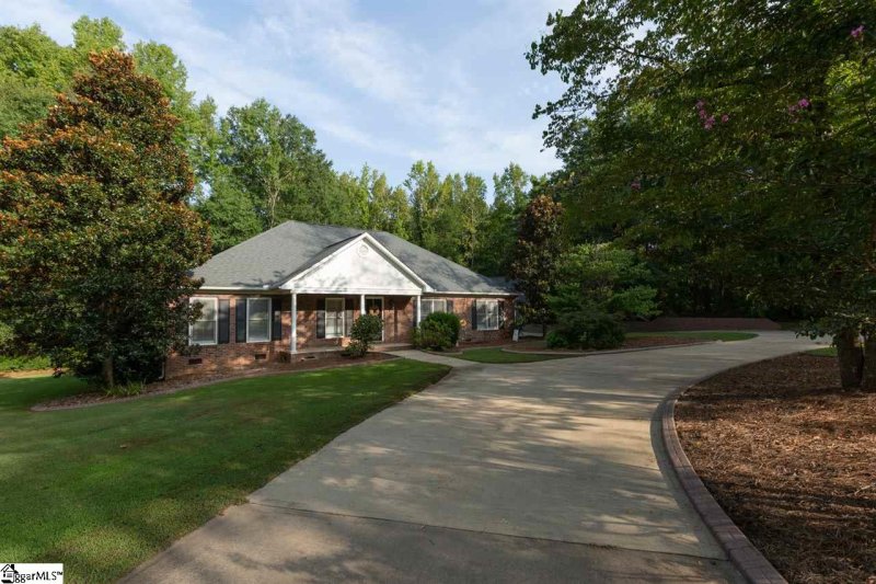 Property image 2 at 137 Kingswood Circle, Simpsonville, SC 29681