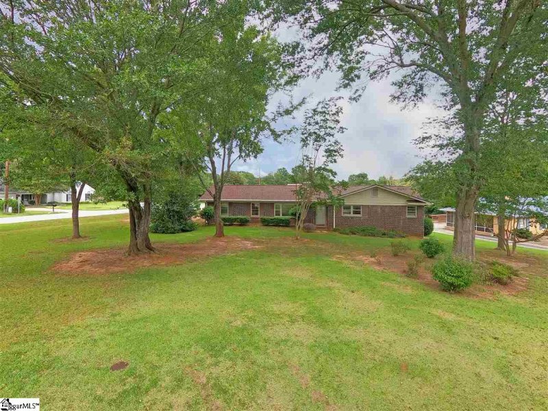 Property image 4 at 301 Hickory Lane, Mauldin, SC 29662