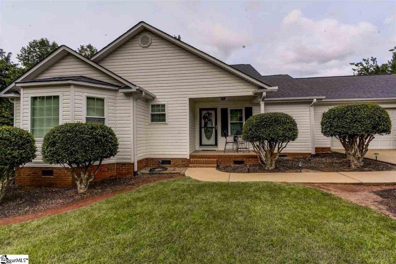 Property image 3 at 14 Otter Lane, Taylors, SC 29687