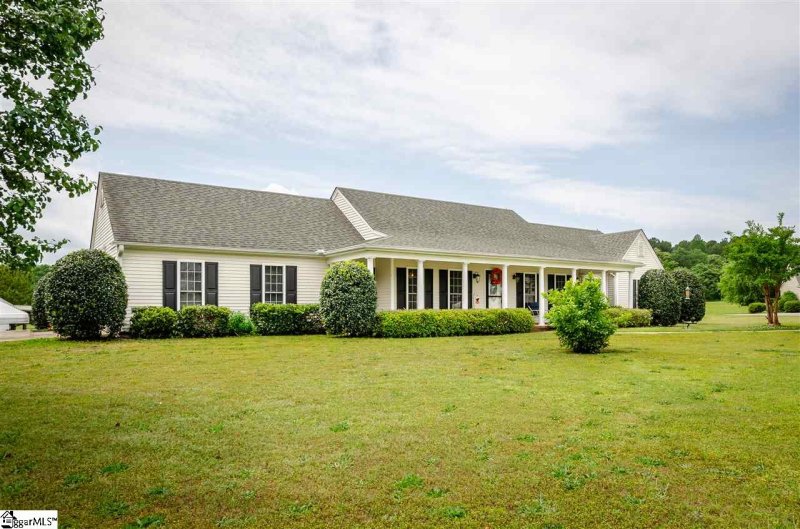 Property image 2 at 102 Rock Moss Drive, Williamston, SC 29697