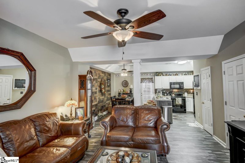 Property image 4 at 35 Huntress Drive, Greer, SC 29651