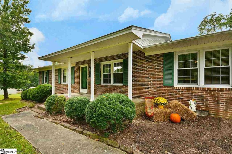 Property image 2 at 417 Springdale Avenue, Liberty, SC 29657