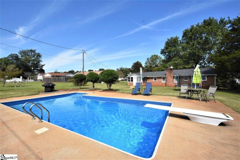 Property image 2 at 234 Scalybark Road, Greenville, SC 29617