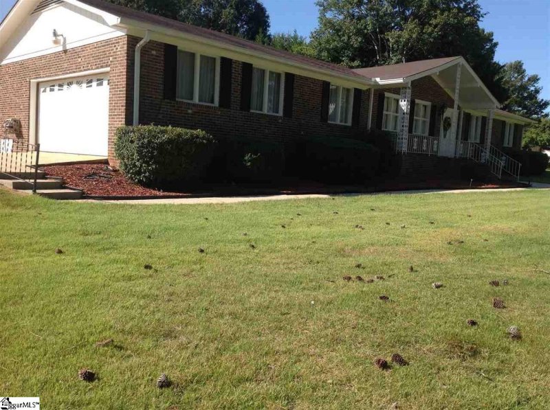 Property image 2 at 3 Brook Drive, Greenville, SC 29607