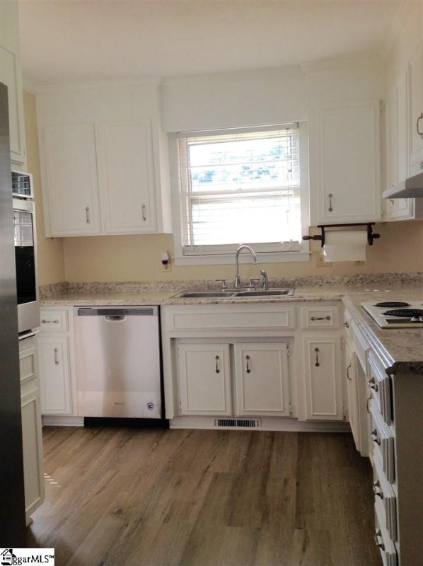 Property image 5 at 3 Brook Drive, Greenville, SC 29607