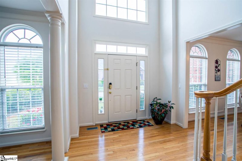 Property image 2 at 1118 Carriage Park Circle, Greer, SC 29650