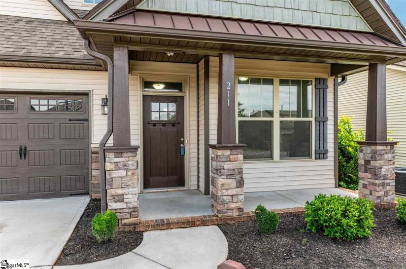 Property image 2 at 211 Downs Road, Greenville, SC 29617