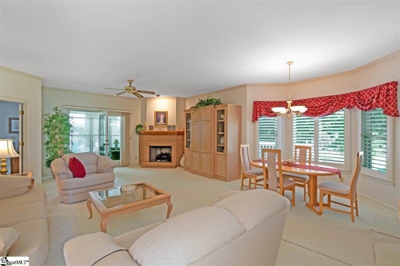 Property image 4 at 324 Saint Andrews Boulevard, Campobello, SC 29322