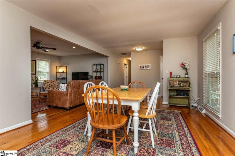 Property image 4 at 5131 Coach Hill Drive, Greenville, SC 29615