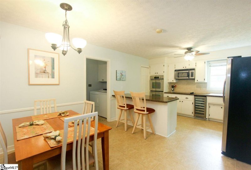 Property image 3 at 305 Holly Tree Lane, Simpsonville, SC 29681