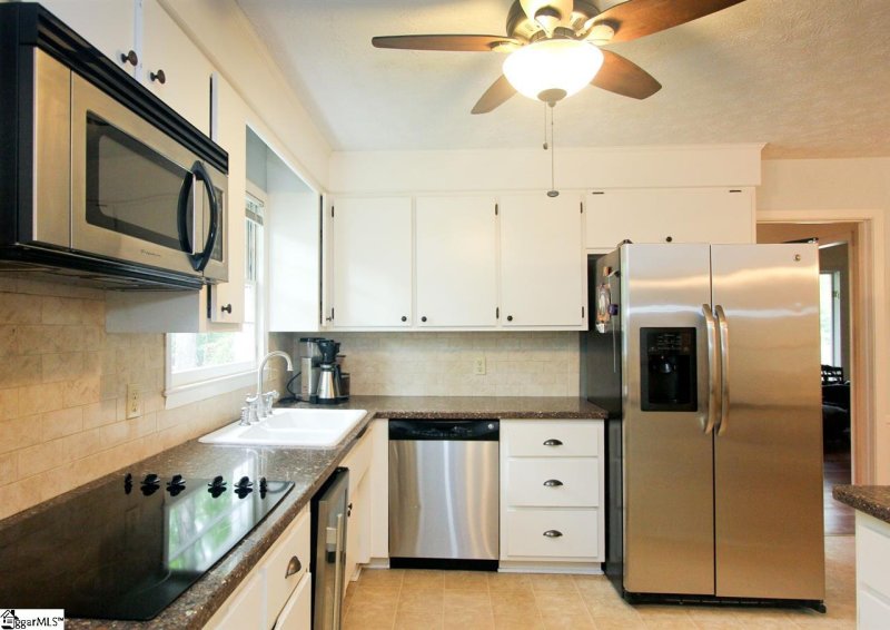 Property image 5 at 305 Holly Tree Lane, Simpsonville, SC 29681