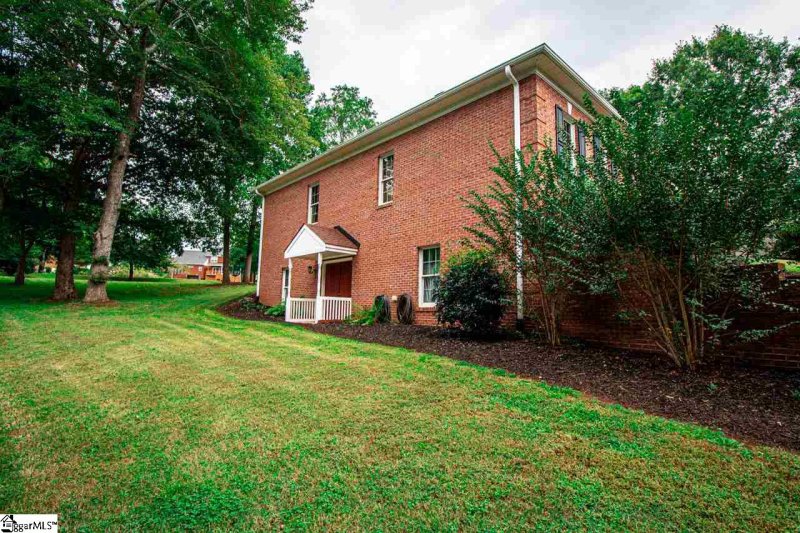 Property image 5 at 408 N Silver Ridge Drive, Greer, SC 29651