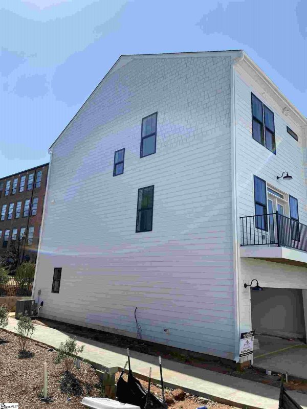 Property image 2 at 7 Millside Circle, Greenville, SC 29605