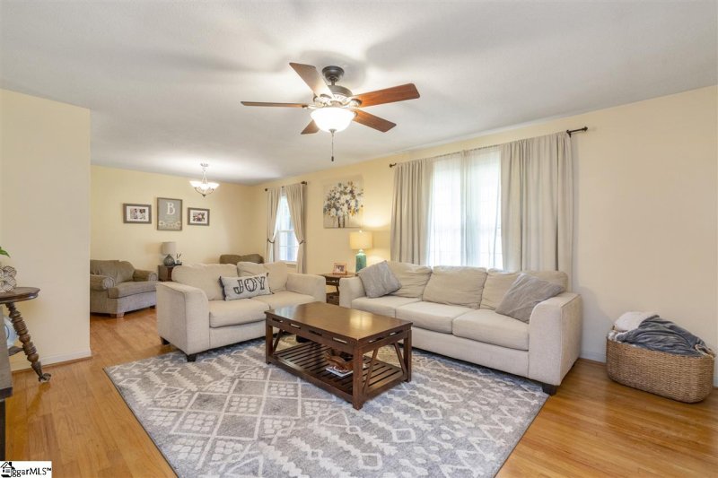 Property image 2 at 112 Sunline Place, Spartanburg, SC 29307