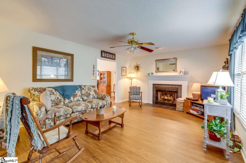 Property image 5 at 204 Tearose Lane, Simpsonville, SC 29681