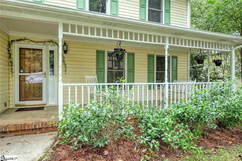 Property image 2 at 9 Oak Brook Way, Taylors, SC 29687