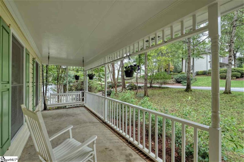 Property image 3 at 9 Oak Brook Way, Taylors, SC 29687