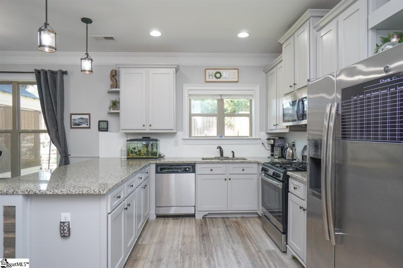 Property image 4 at 120 Deer Drive, Greenville, SC 29611