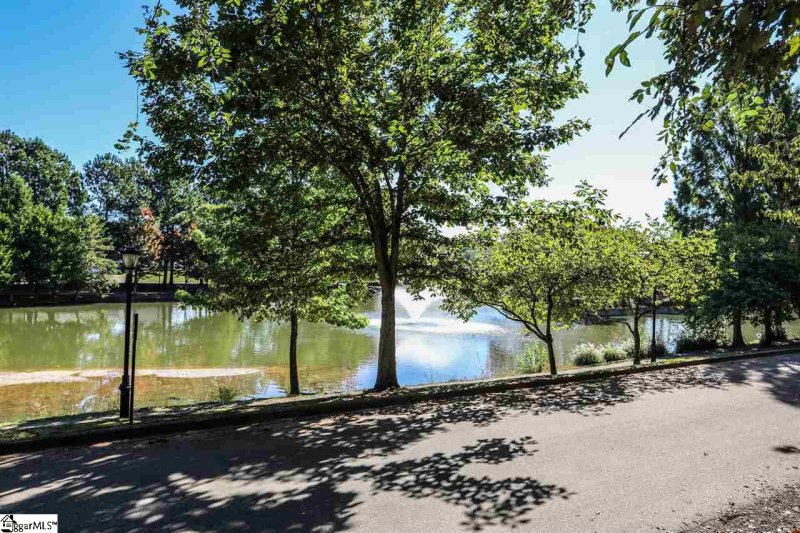 Property image 4 at 158 N Cleveland Park Drive, Spartanburg, SC 29303