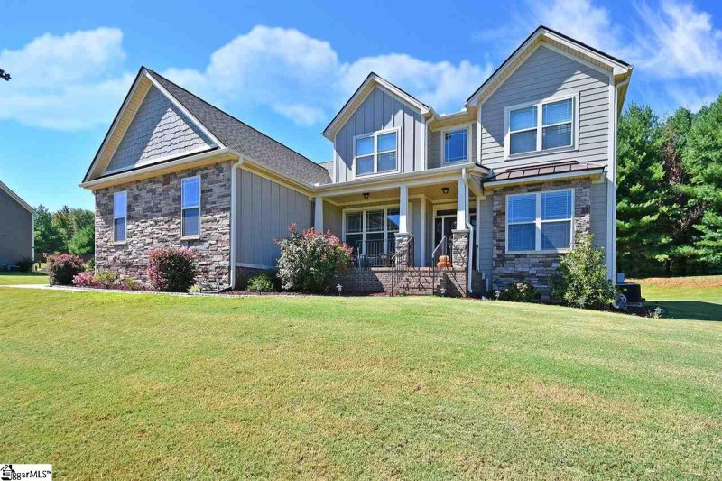 Property image 3 at 10 Hidden Lake Court, Piedmont, SC 29673
