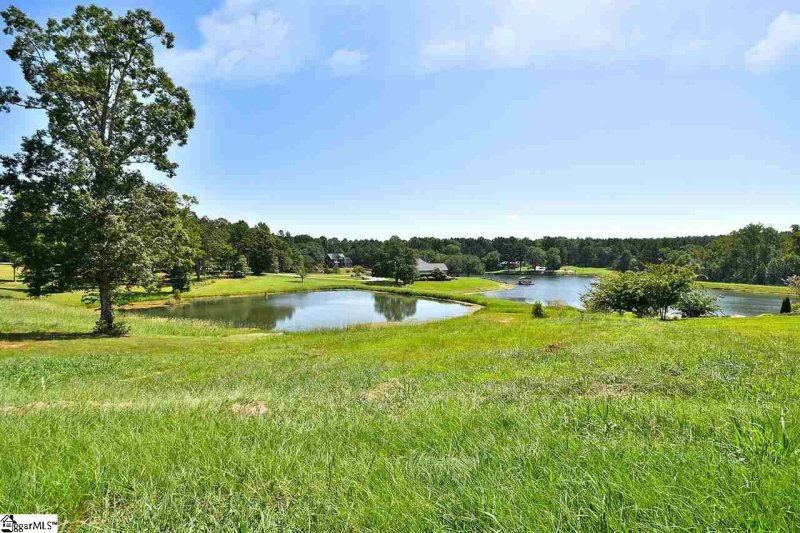 Property image 5 at 10 Hidden Lake Court, Piedmont, SC 29673