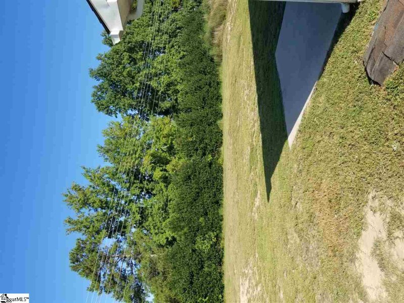 Property image 3 at 202 Essex Drive, Clinton, SC 29325