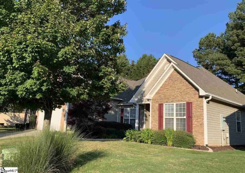 Property image 2 at 14 Hanging Moss Lane, Greenville, SC 29615